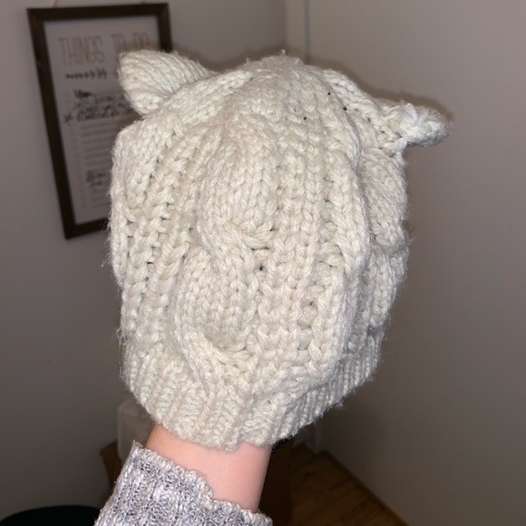 Knit beanie with cute ears - Picture 3 of 5